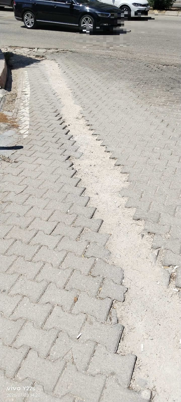 Acik birakilmis yol - görsel 2