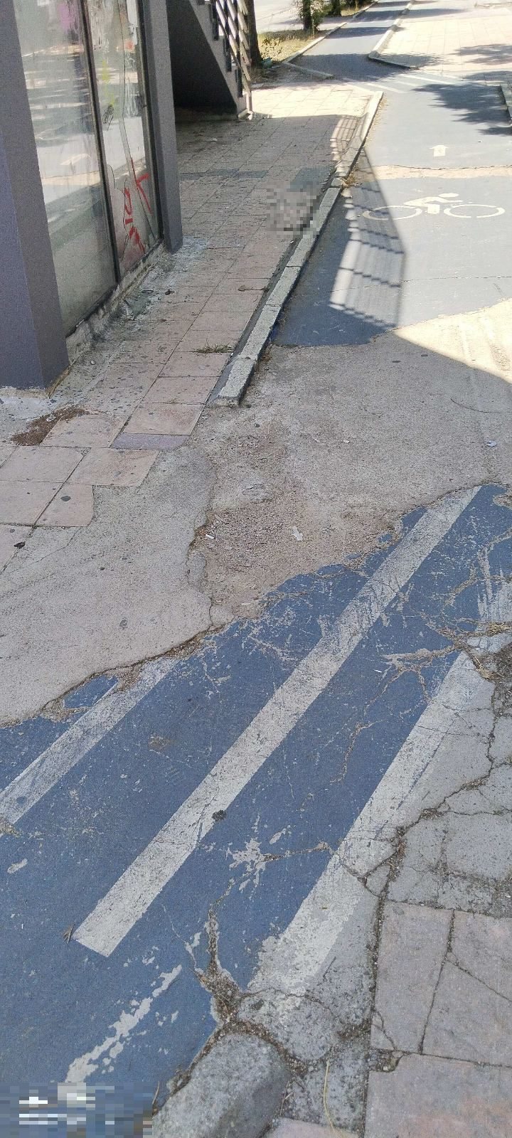Bozuk bisiklet yolu - görsel 2
