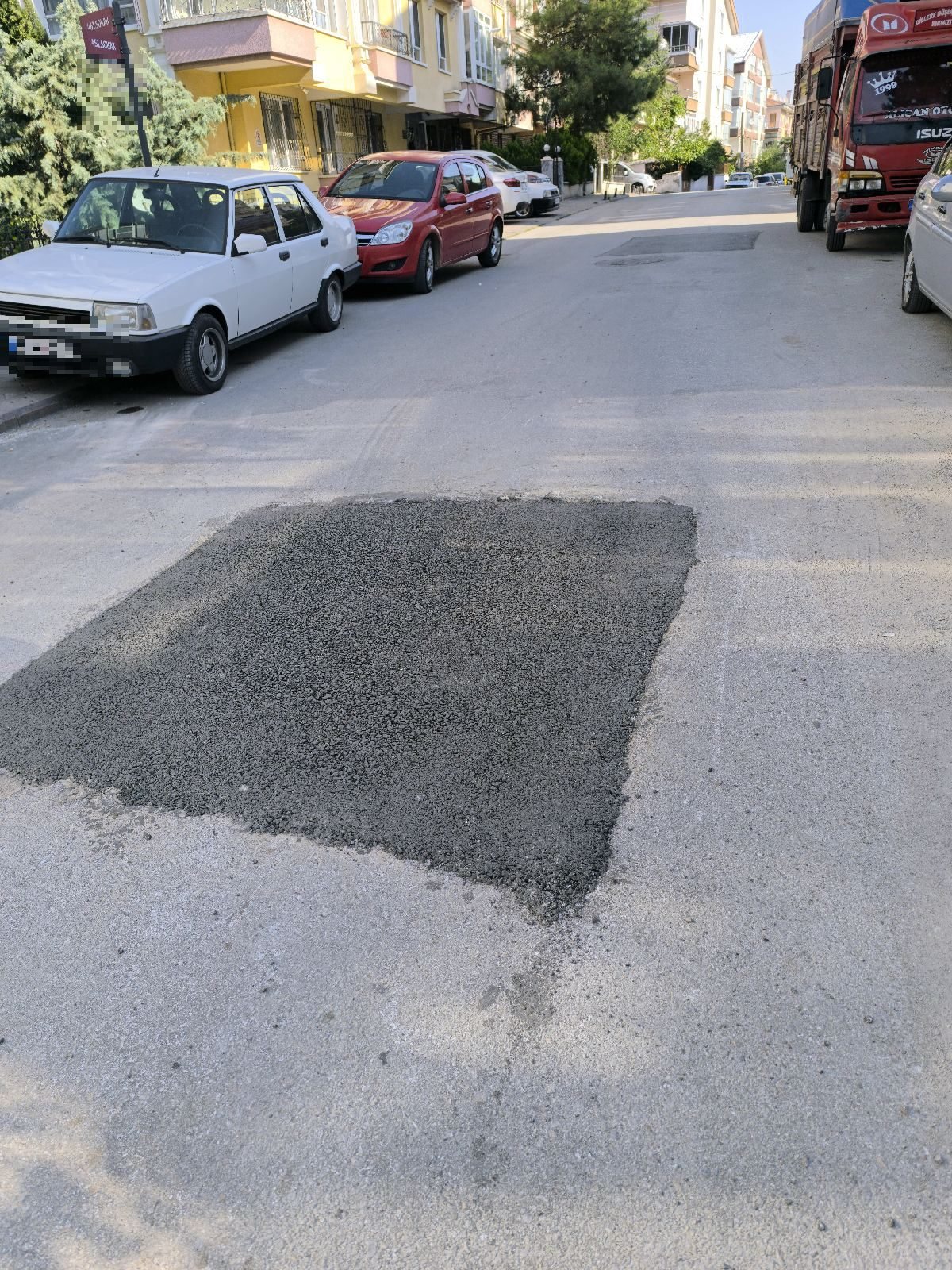 Teşekkür yola düzgün asfalt atan ekipten. Başkandan ya da müdürden değil