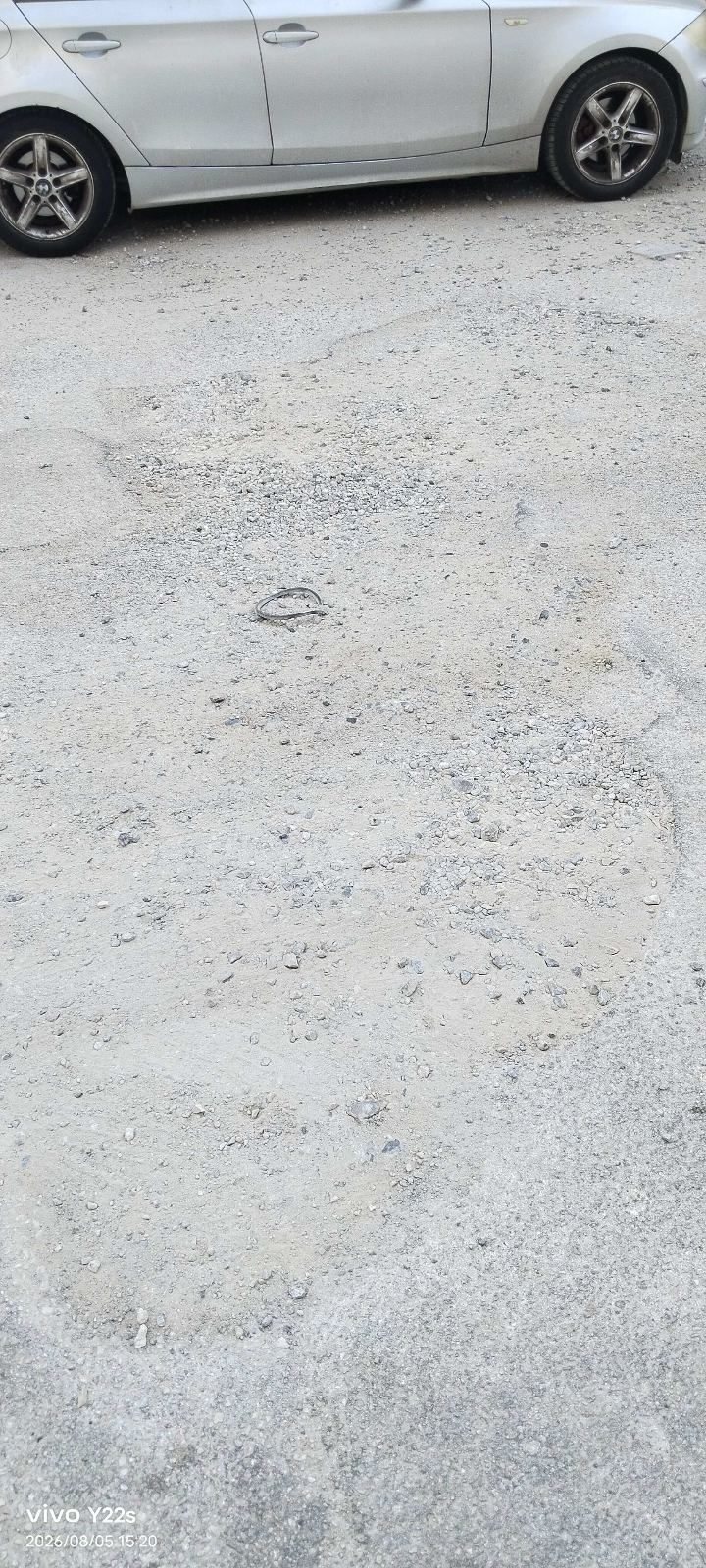 Bozuk bırakılmış asfalt yol - görsel 2