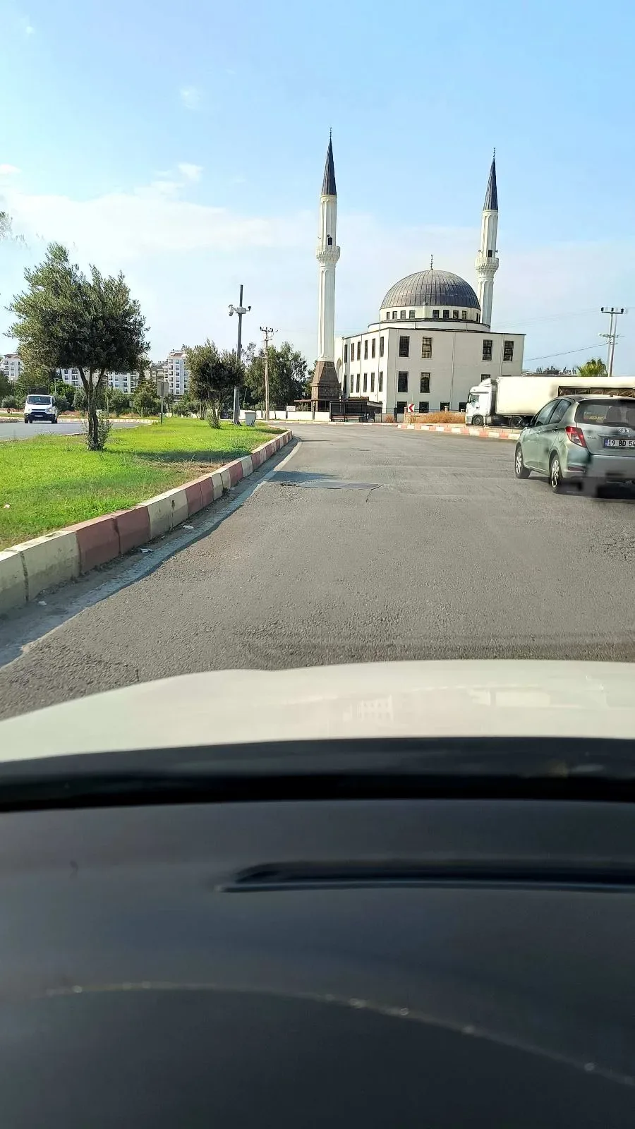 Halin ordaki bitlisliler camiinin önündeki yol
