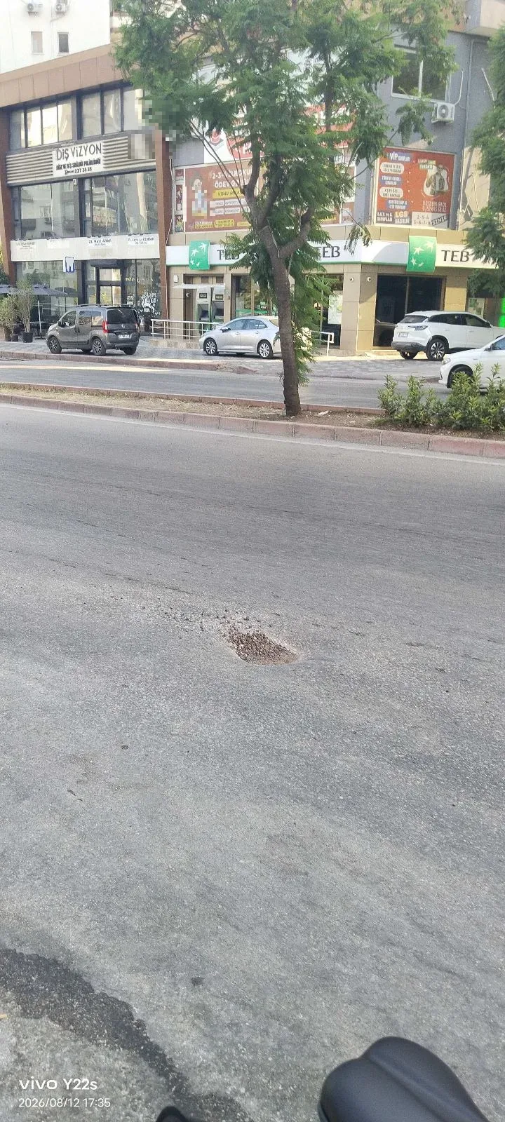 Yolda göçük