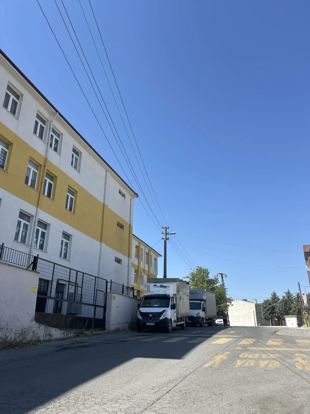 Yaya Geçidinde Yol Çökmesi ve Çukur Oluşumu