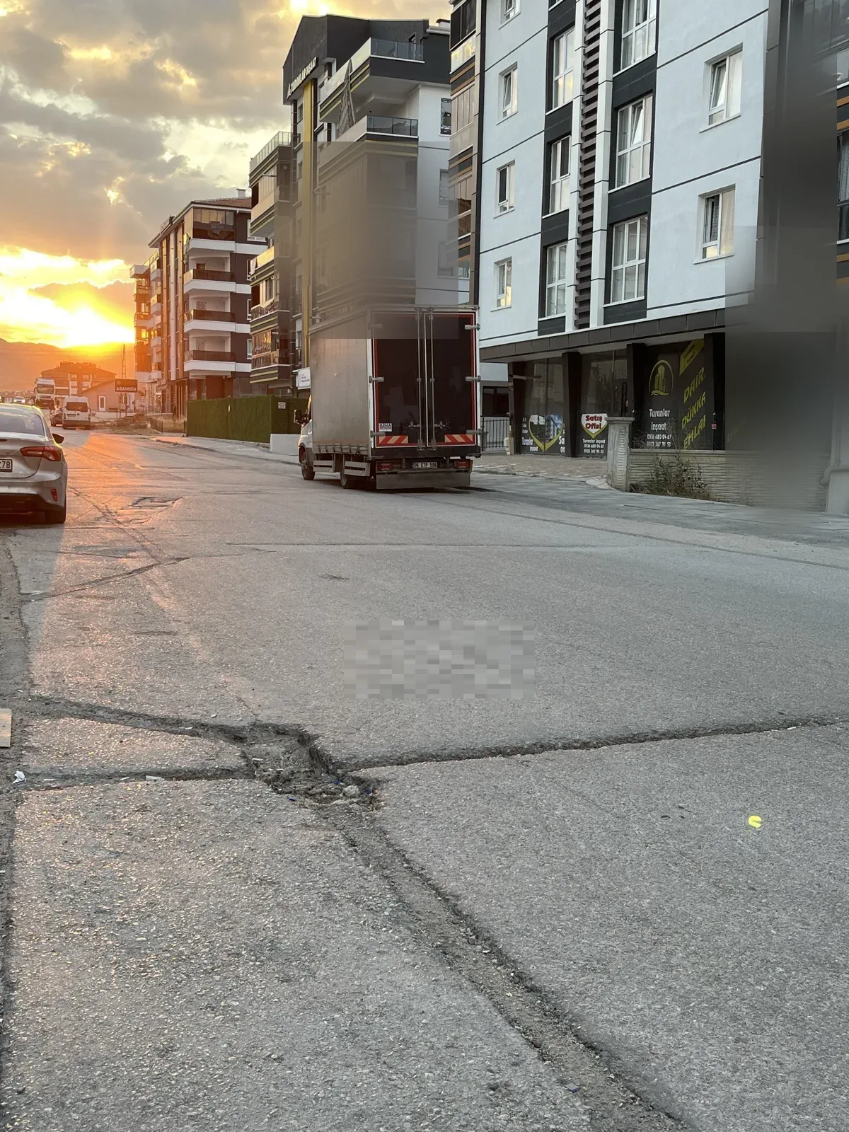 Asfalt atılmasını bekliyoruz 4senedir!!! - görsel 2