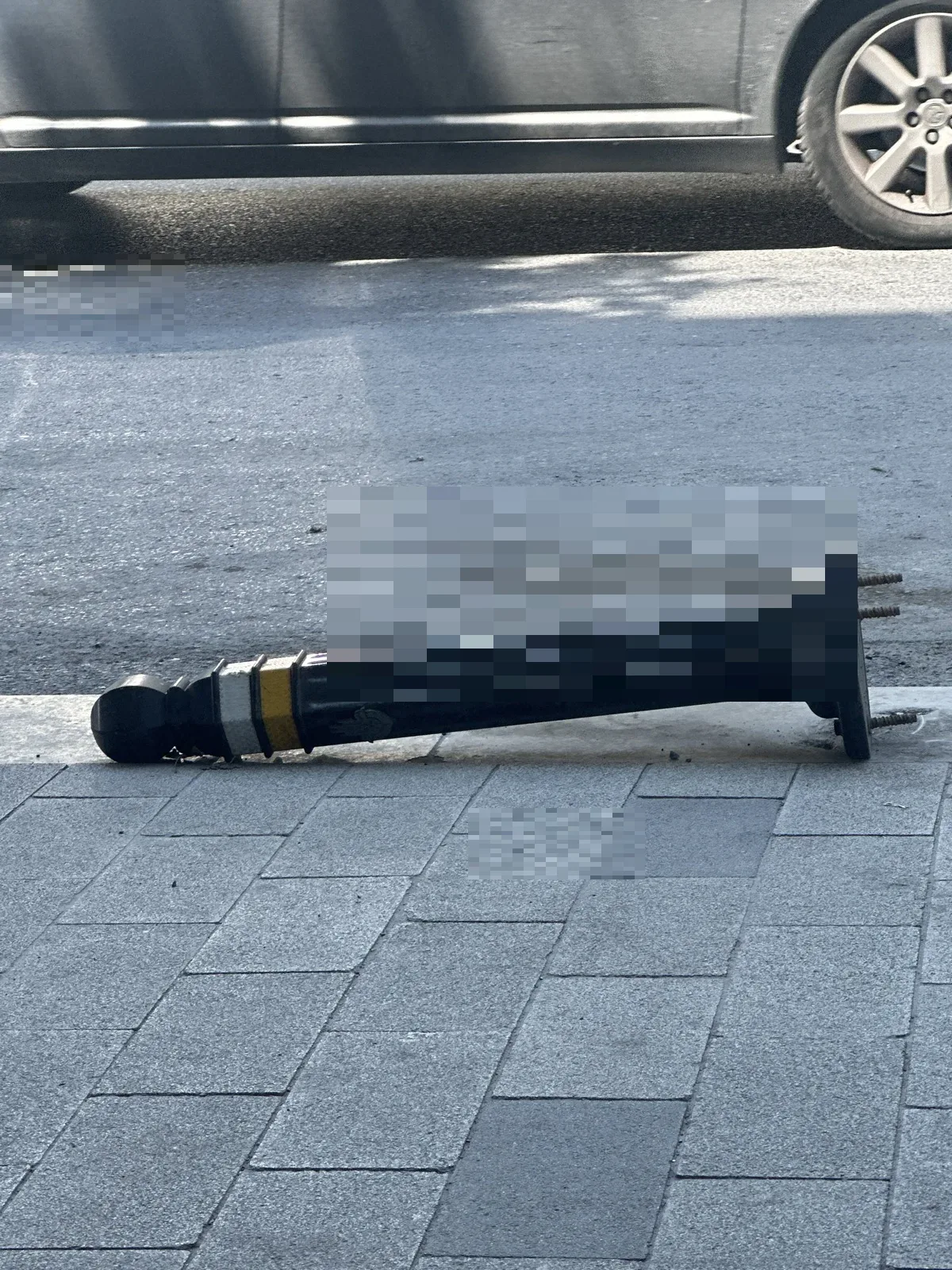 Sökülmüş demir duba - görsel 2