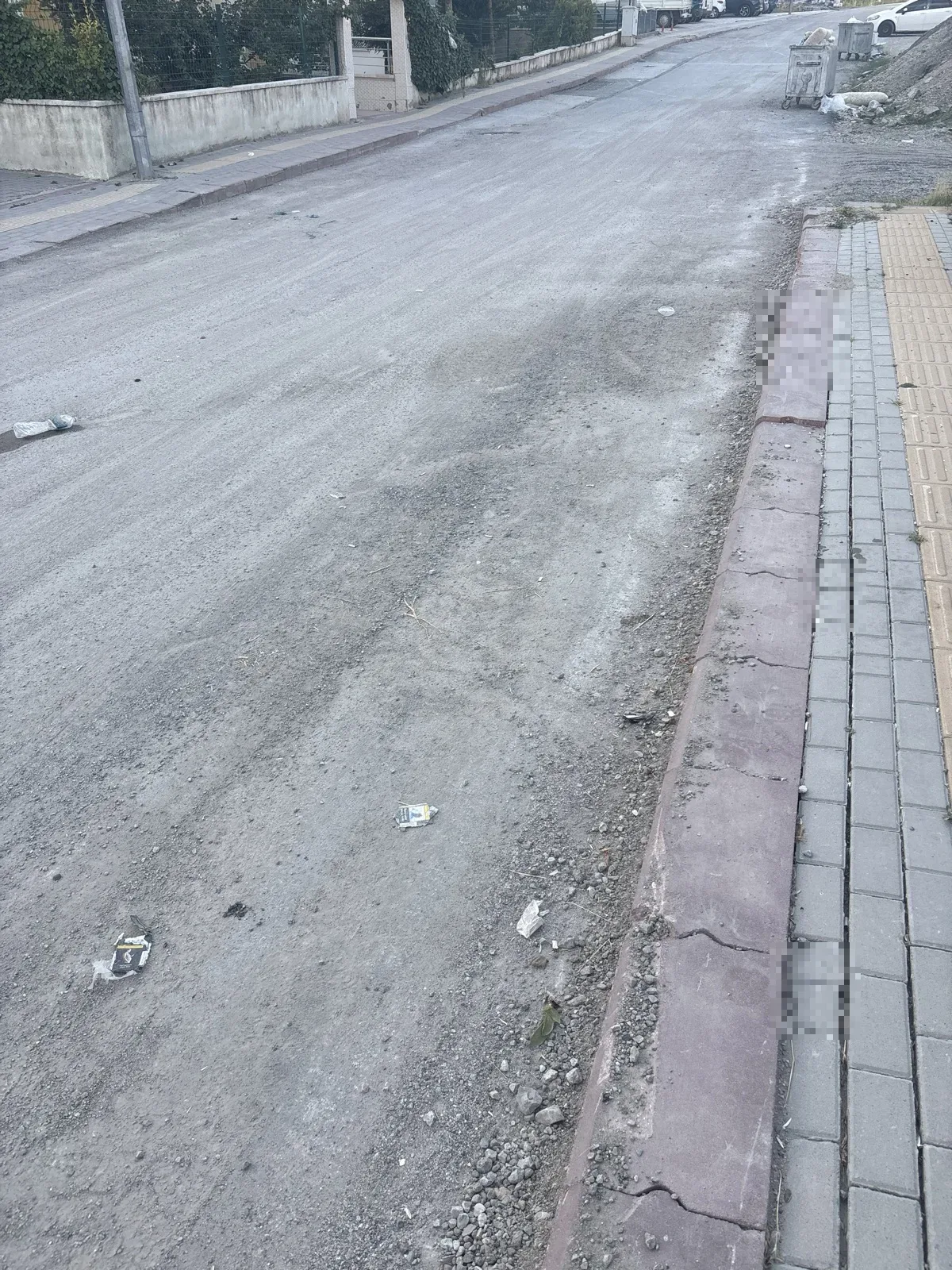 Yolda mikser beton dökmüş - görsel 2