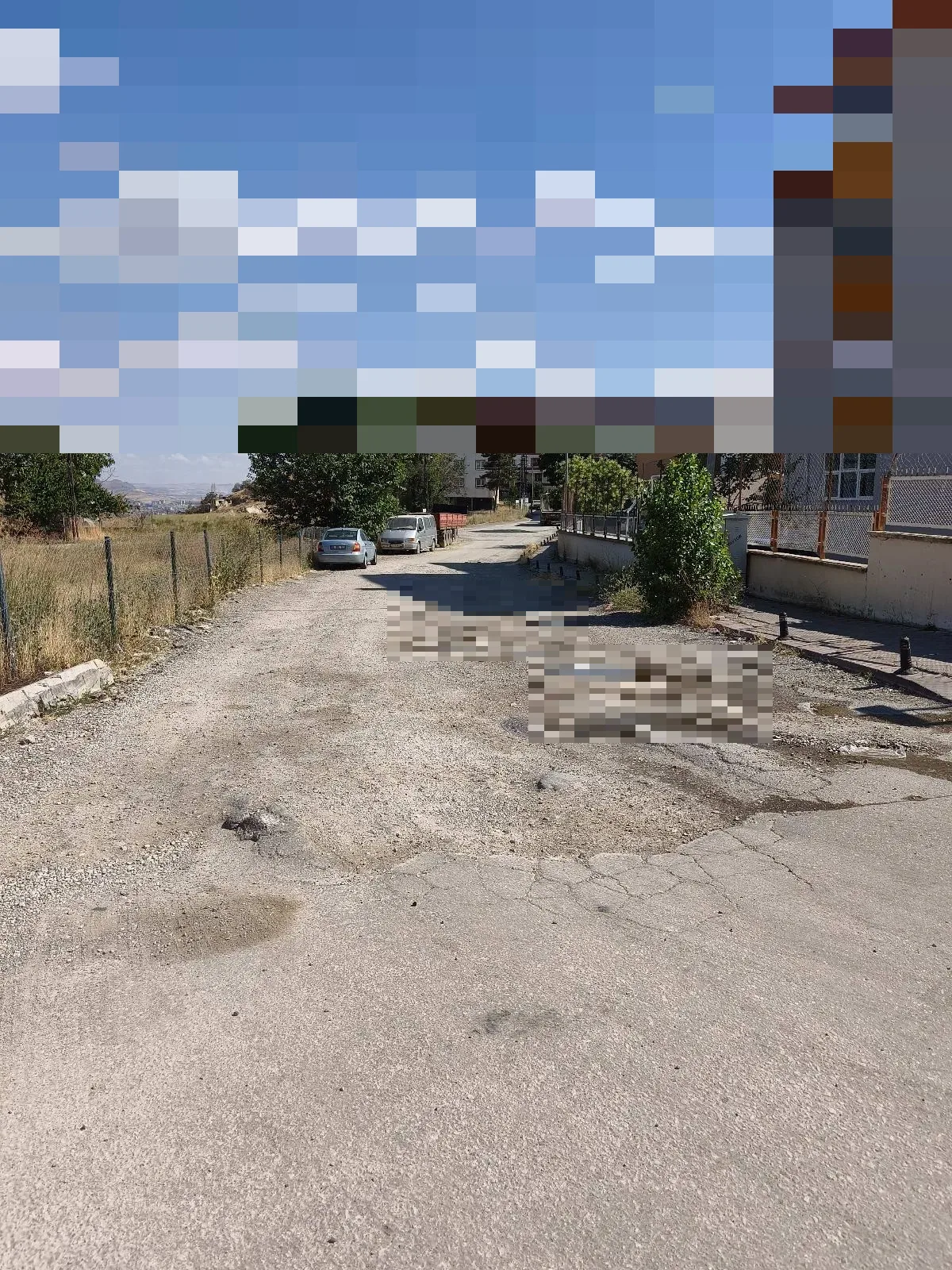 BELEDİYENİN 3 SENEDİR ASFALT ATAMADIĞI YOL BÖBREK TAŞI DÜŞÜRME GARANTİLİ YOL