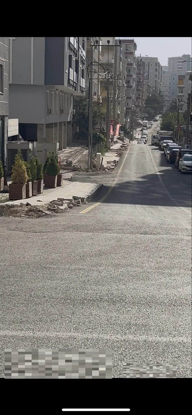 Açık elektrik hatları ve rezalet kırık kaldırımlar - görsel 2
