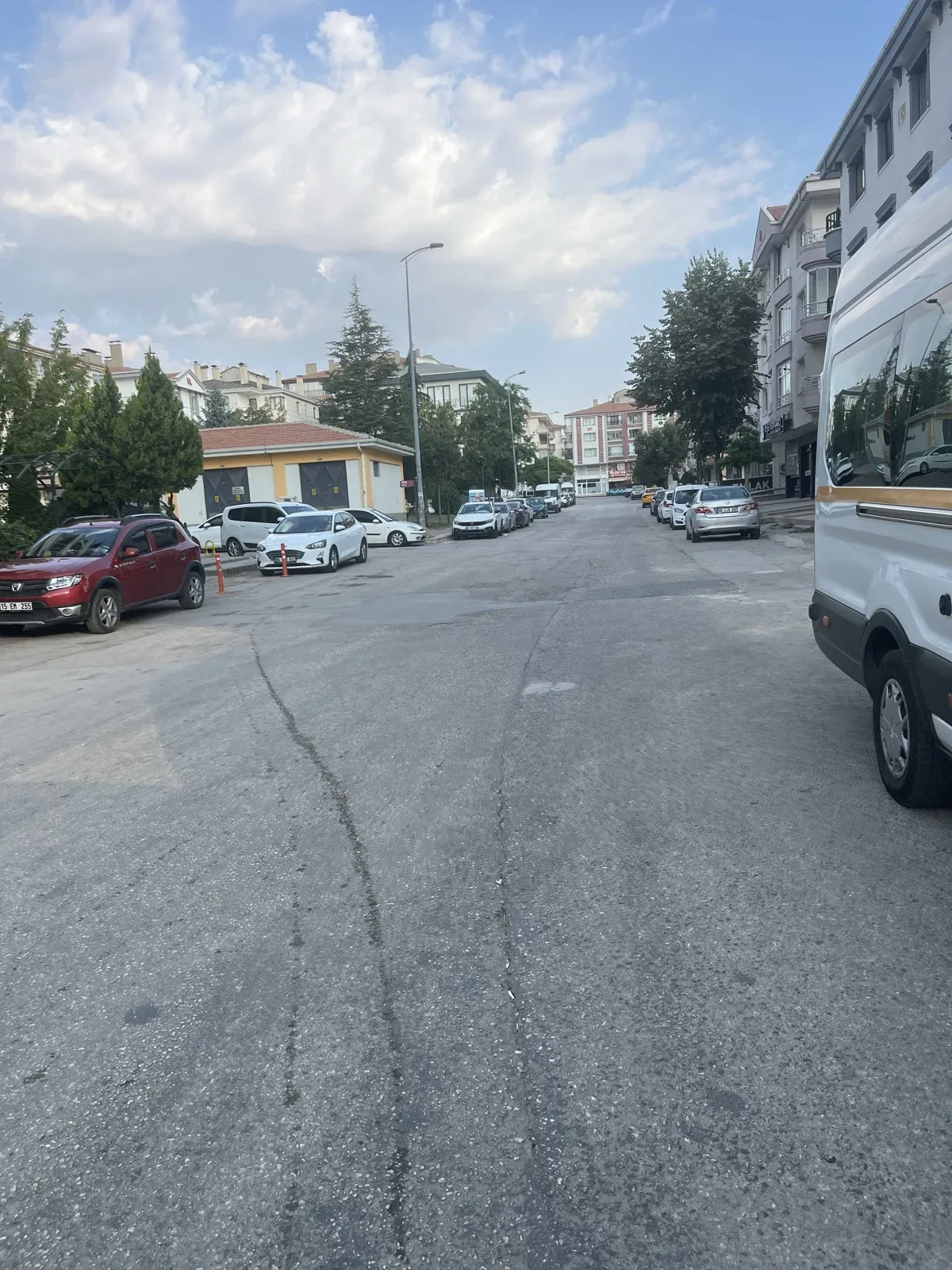 Hendek gibi çok kötü yol