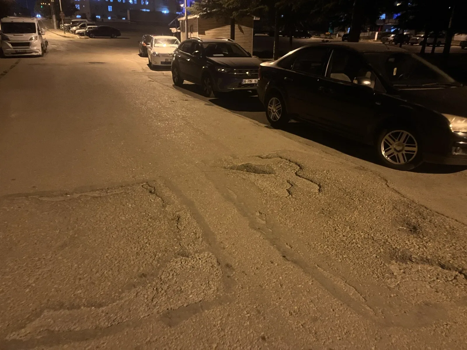 Günaydın Sokak Yol Bozuk Çukurlar İle Dolu